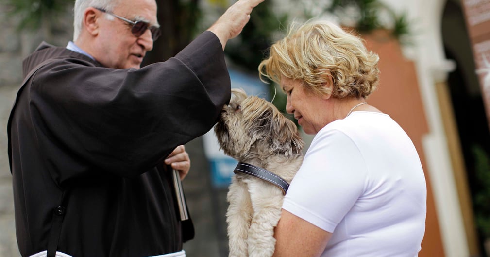 Familles réunies à l’église Sainte-Catherine de Honfleur pour la bénédiction des animaux